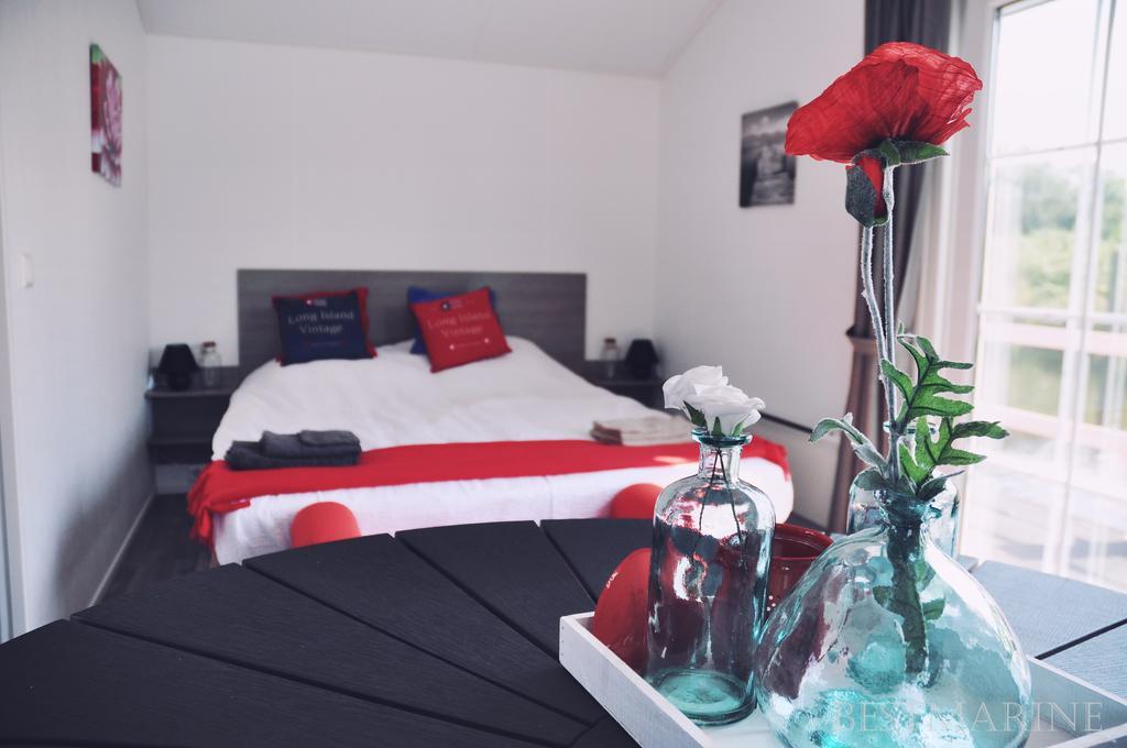 Bestmarine Waterchalets Flevo Marina เลลีสตัด ห้อง รูปภาพ