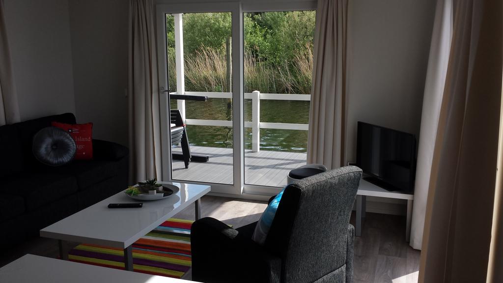 Bestmarine Waterchalets Flevo Marina เลลีสตัด ภายนอก รูปภาพ